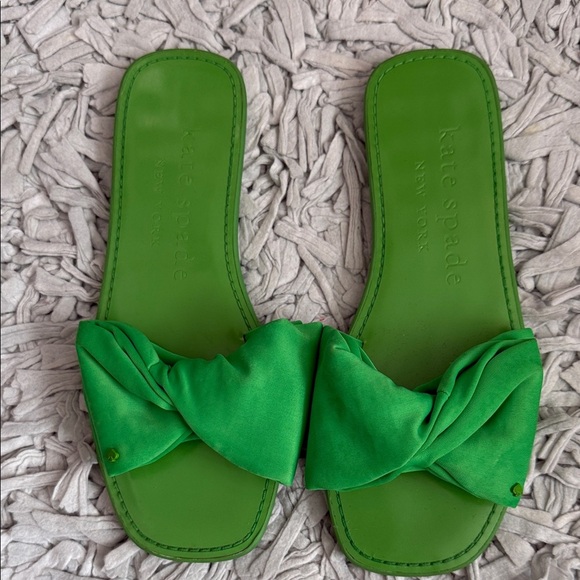 kate spade Shoes - Kate Spade Vibrant Green Bow Sandals